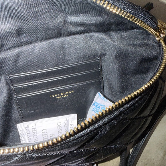 Tory Burch Black Quilted Crossbody Bag with Cream Card Holder - Picture 4 of 8